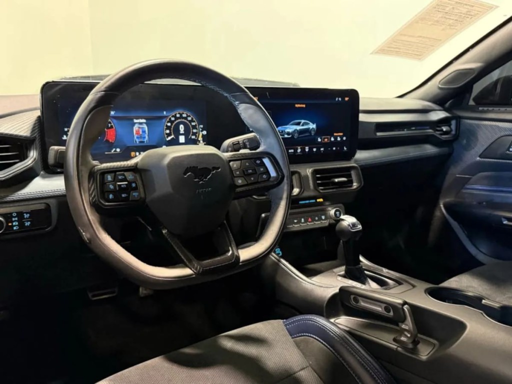 2025 Ford Mustang Image 14