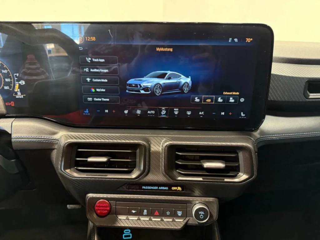 2025 Ford Mustang Image 19