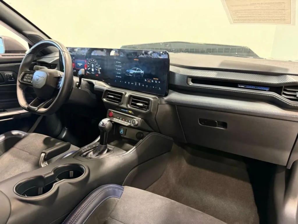 2025 Ford Mustang Image 23