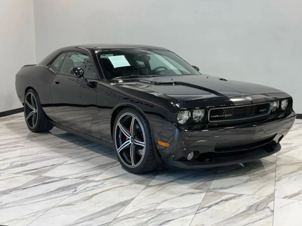 2008 Dodge Challenger Image 4