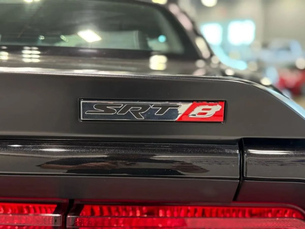 2008 Dodge Challenger Image 8