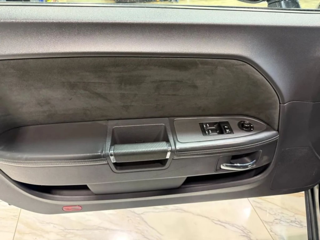 2008 Dodge Challenger Image 11