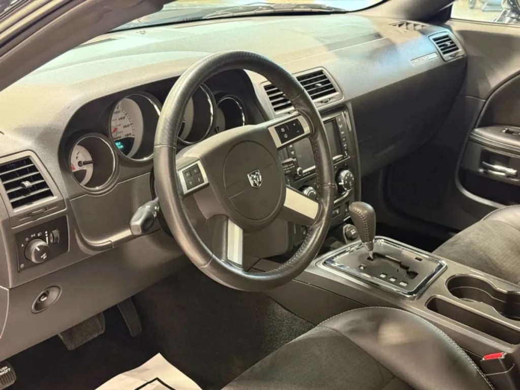 2008 Dodge Challenger Image 13
