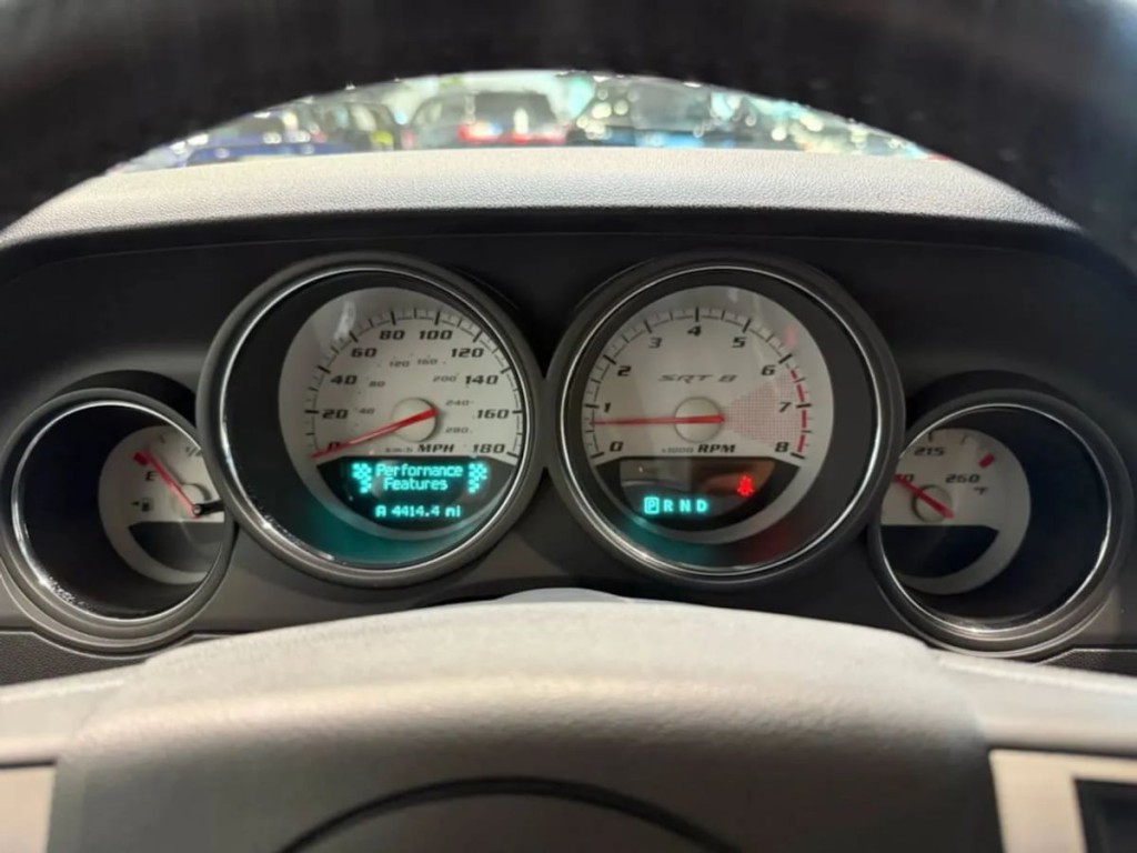 2008 Dodge Challenger Image 19