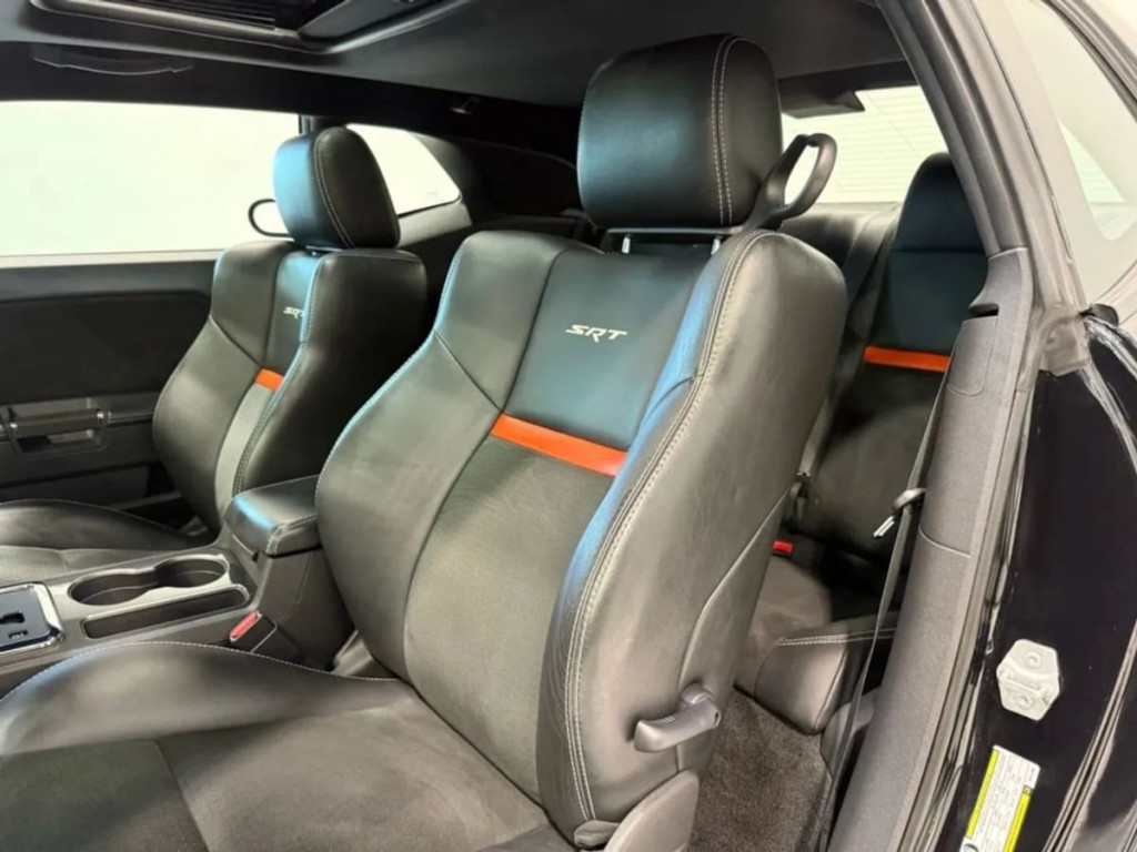 2008 Dodge Challenger Image 22