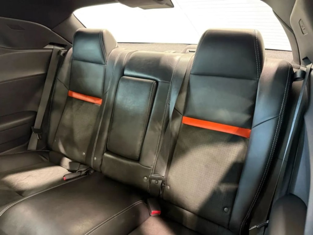 2008 Dodge Challenger Image 24