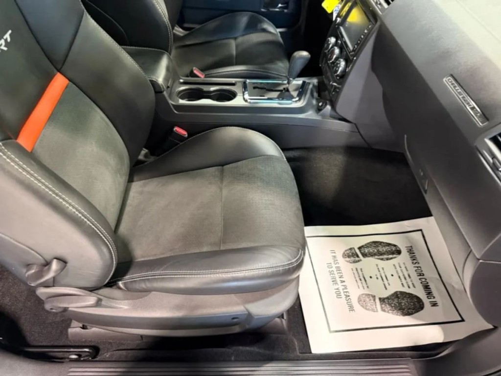 2008 Dodge Challenger Image 26