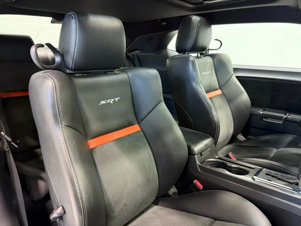 2008 Dodge Challenger Image 27