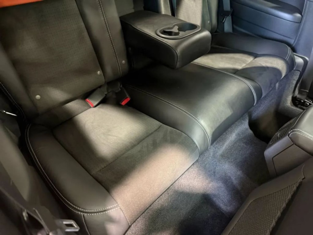 2008 Dodge Challenger Image 28