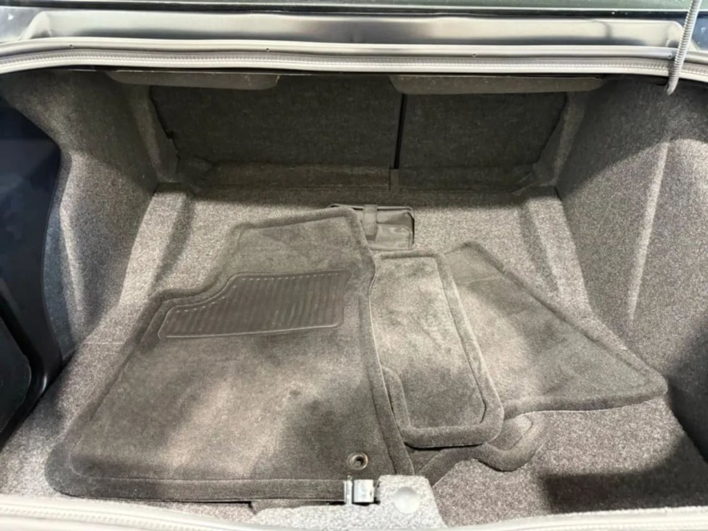 2008 Dodge Challenger Image 31