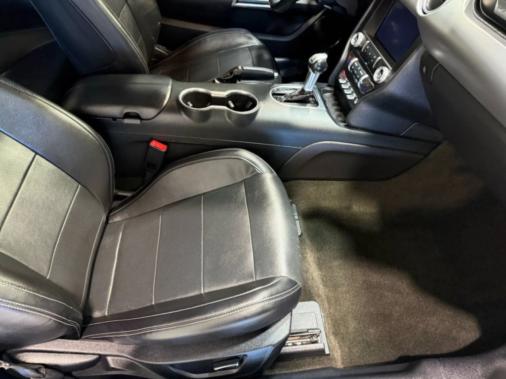 2018 Ford Mustang Image 16