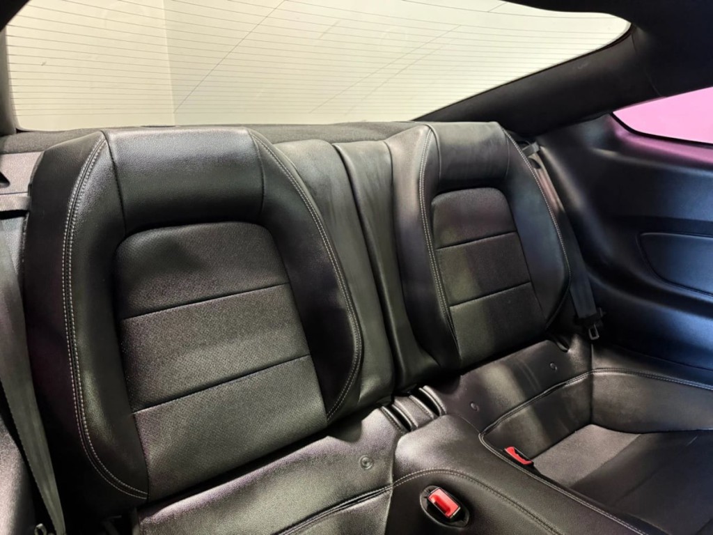 2018 Ford Mustang Image 17