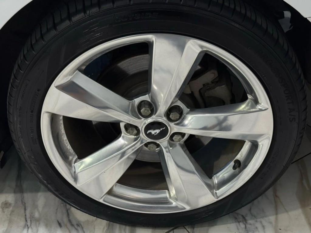 2018 Ford Mustang Image 30