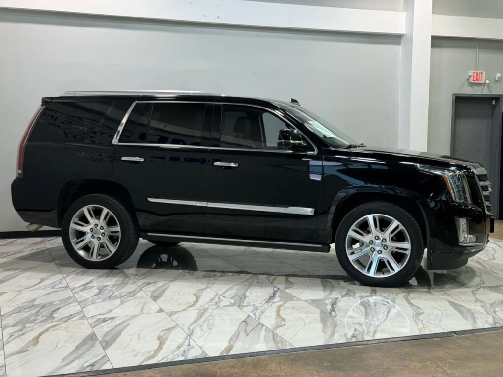 2017 Cadillac Escalade Image 5