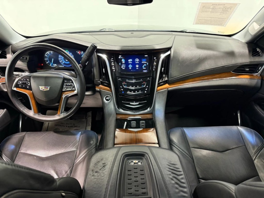 2017 Cadillac Escalade Image 13