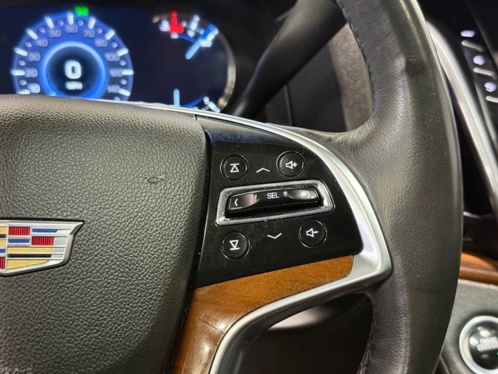 2017 Cadillac Escalade Image 16