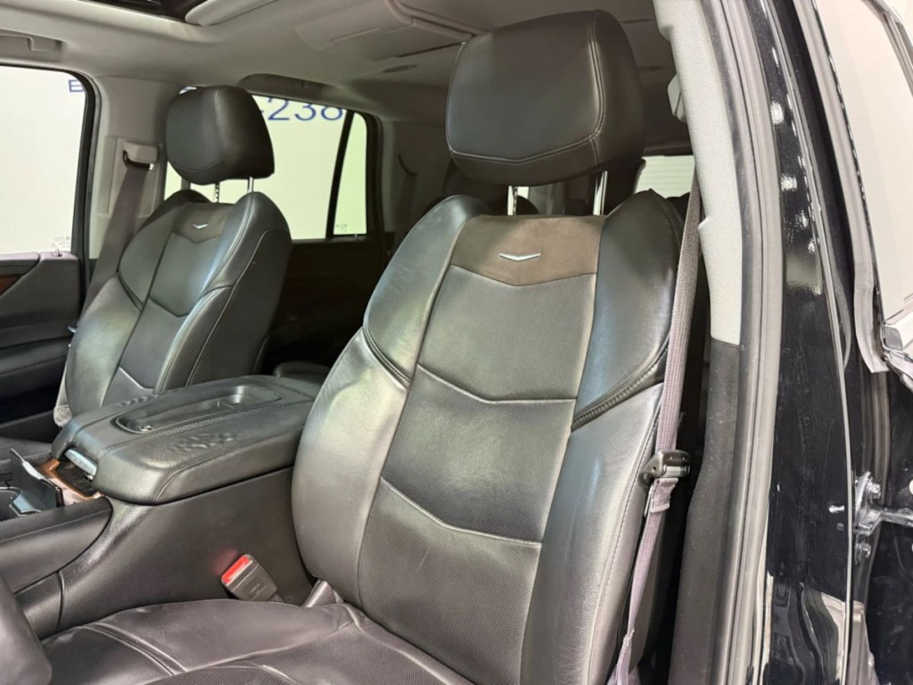 2017 Cadillac Escalade Image 22