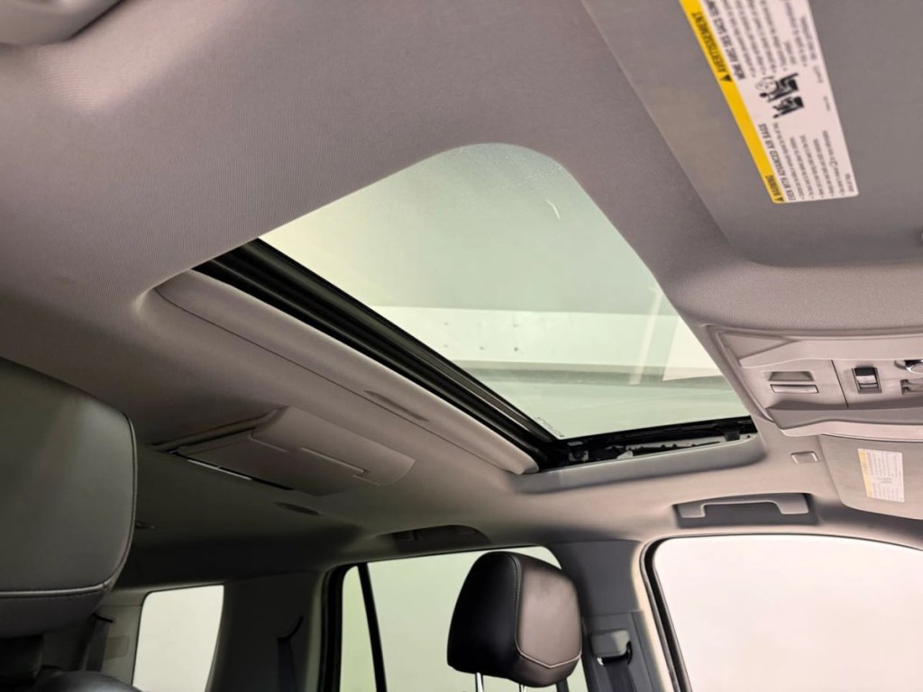 2017 Cadillac Escalade Image 28