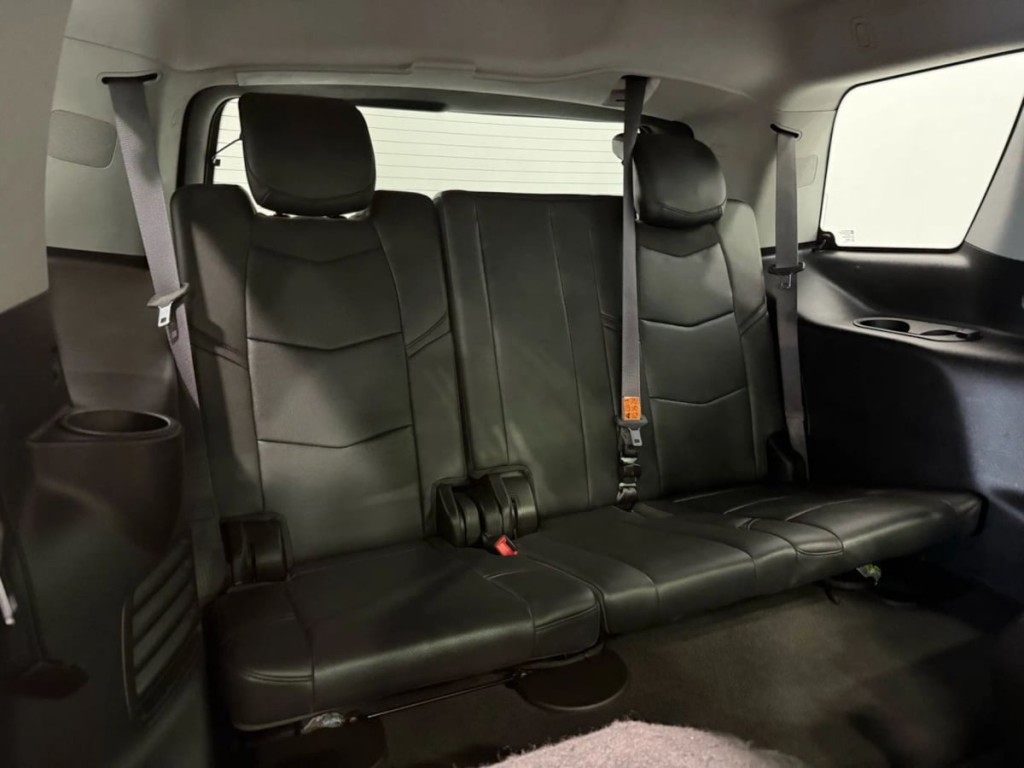 2017 Cadillac Escalade Image 31