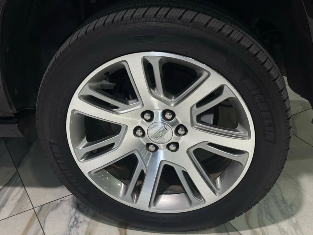 2017 Cadillac Escalade Image 32