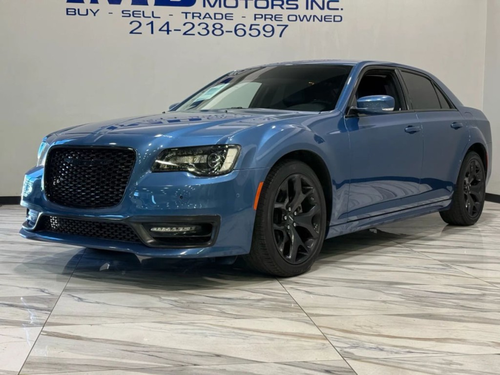 2022 Chrysler 300 Image 2