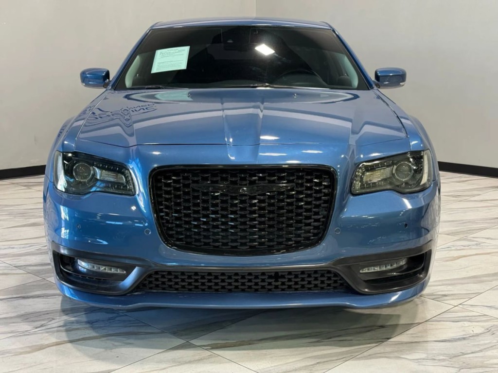 2022 Chrysler 300 Image 3