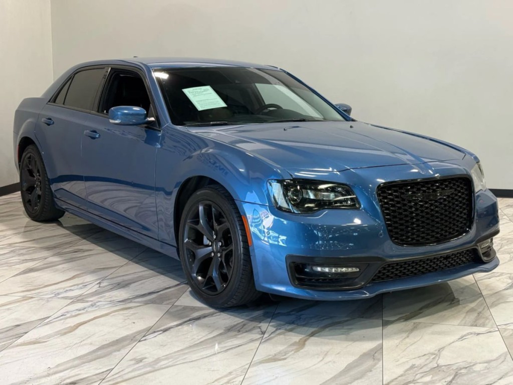 2022 Chrysler 300 Image 4