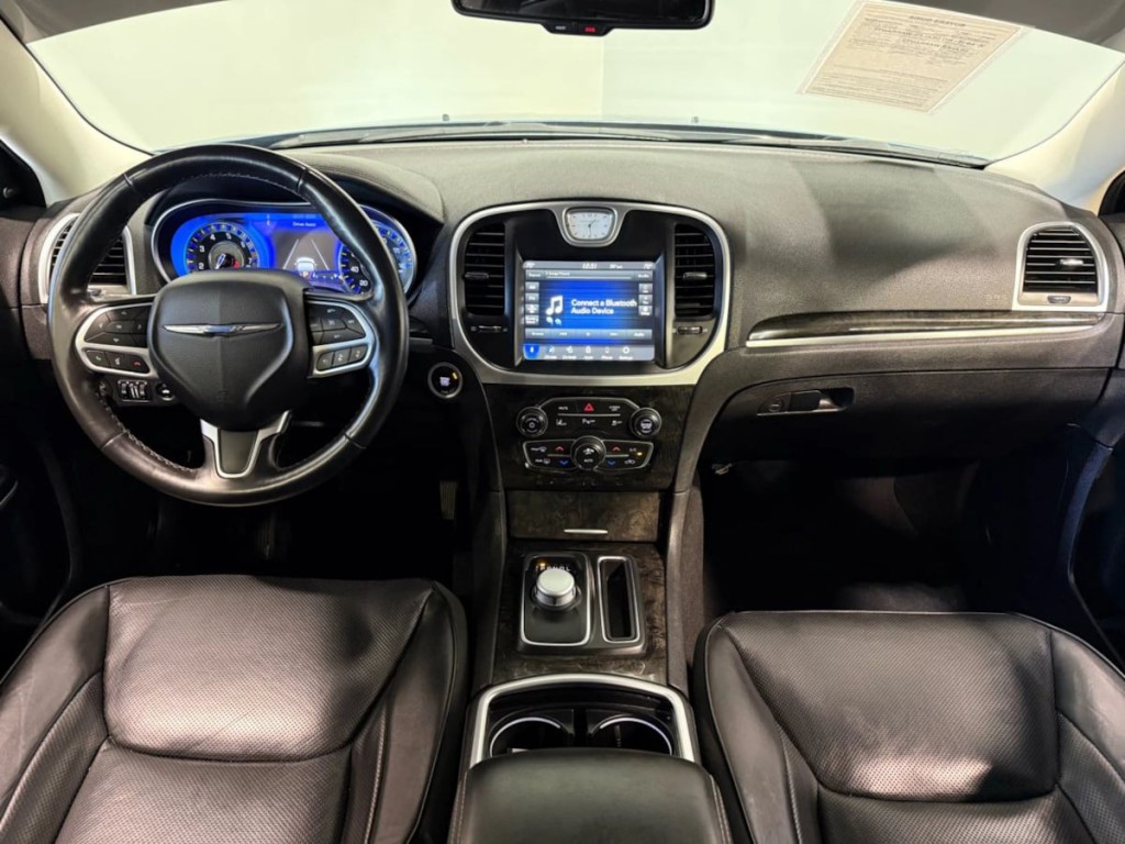 2022 Chrysler 300 Image 14