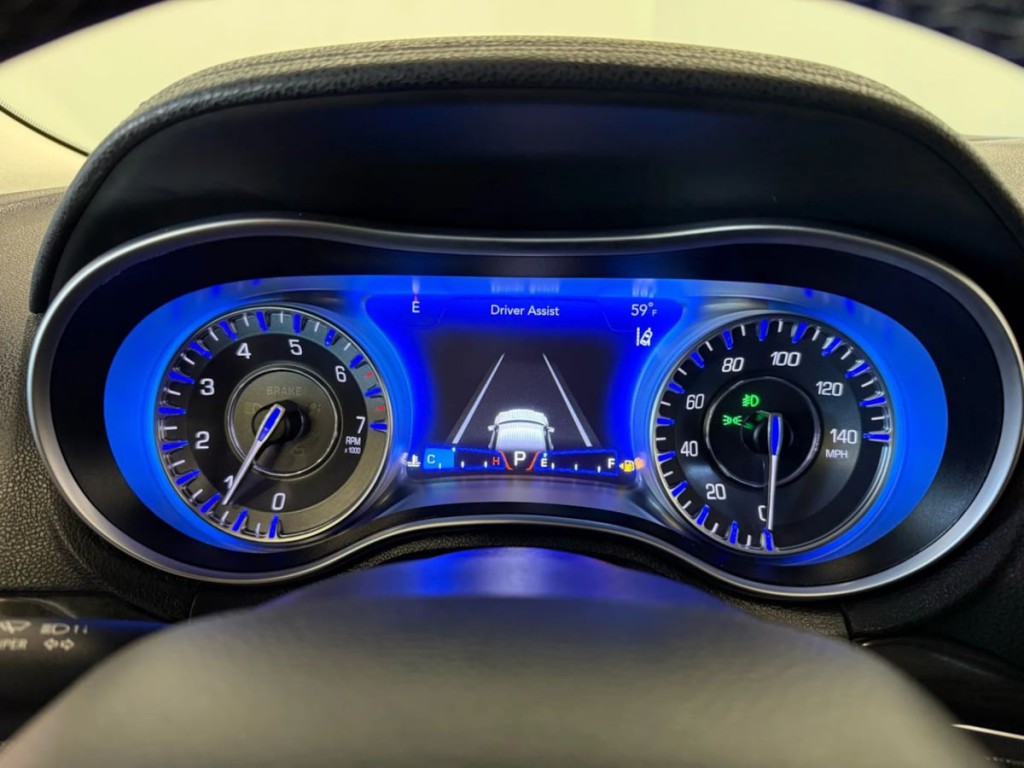 2022 Chrysler 300 Image 18