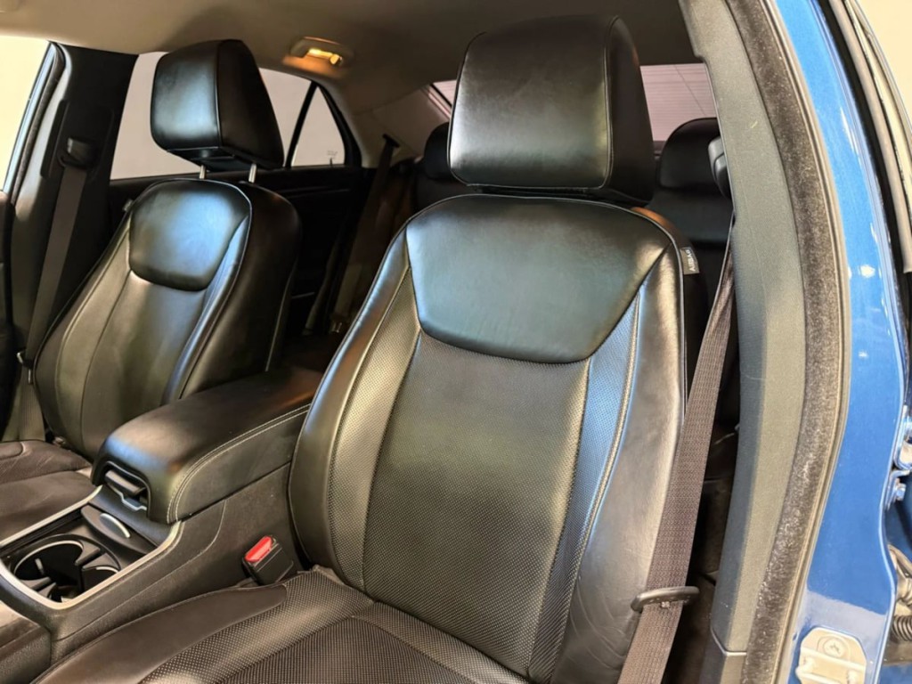 2022 Chrysler 300 Image 23