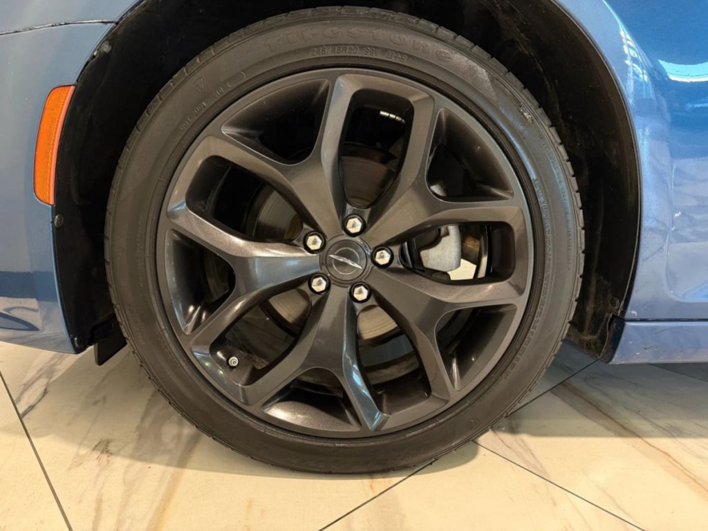 2022 Chrysler 300 Image 32