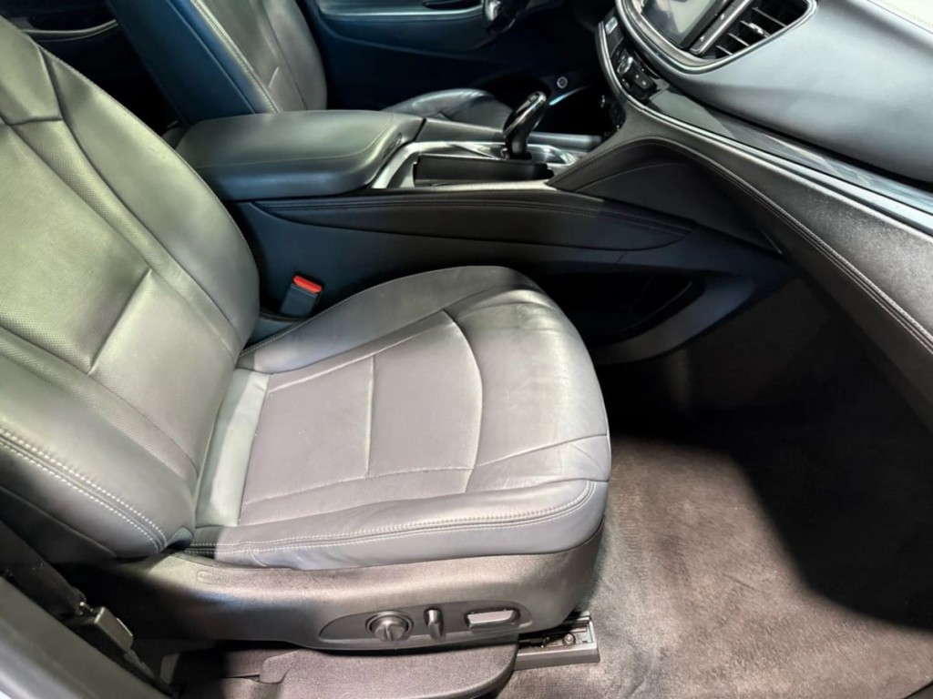 2019 Buick Enclave Image 30