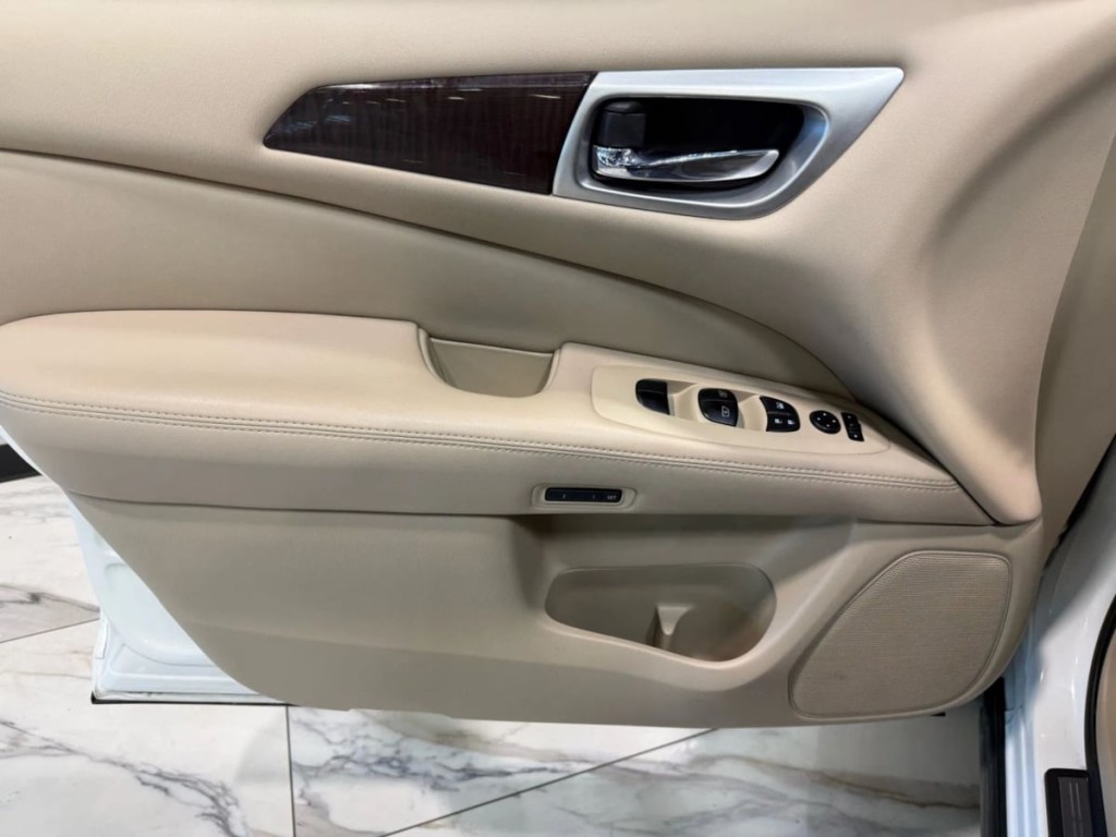 2014 Nissan Pathfinder Image 10