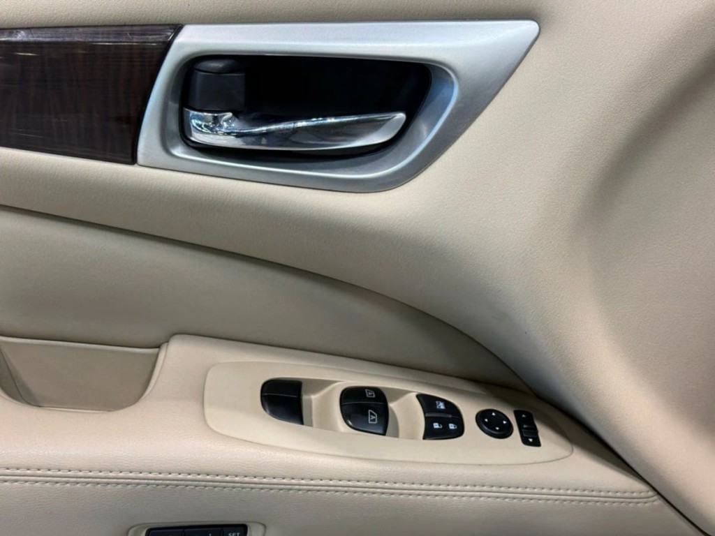 2014 Nissan Pathfinder Image 11