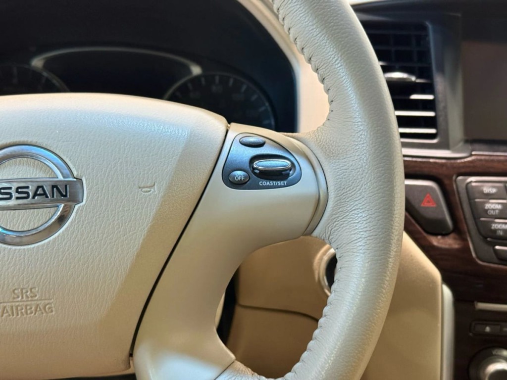 2014 Nissan Pathfinder Image 16
