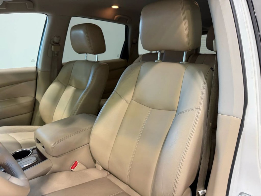 2014 Nissan Pathfinder Image 22