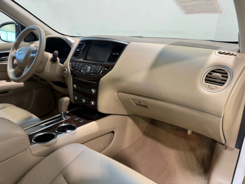 2014 Nissan Pathfinder Image 28