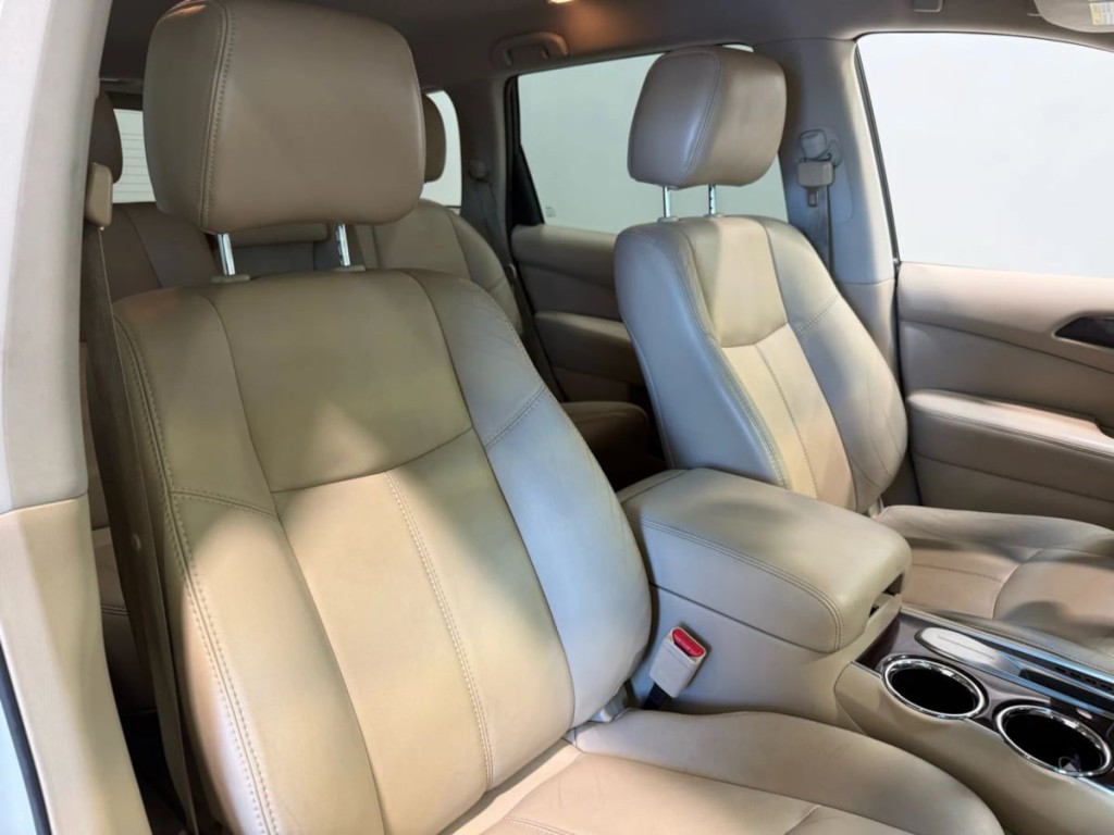 2014 Nissan Pathfinder Image 29
