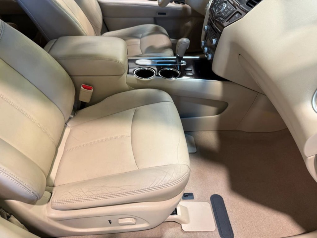 2014 Nissan Pathfinder Image 30