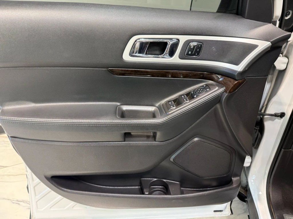 2015 Ford Explorer Image 11