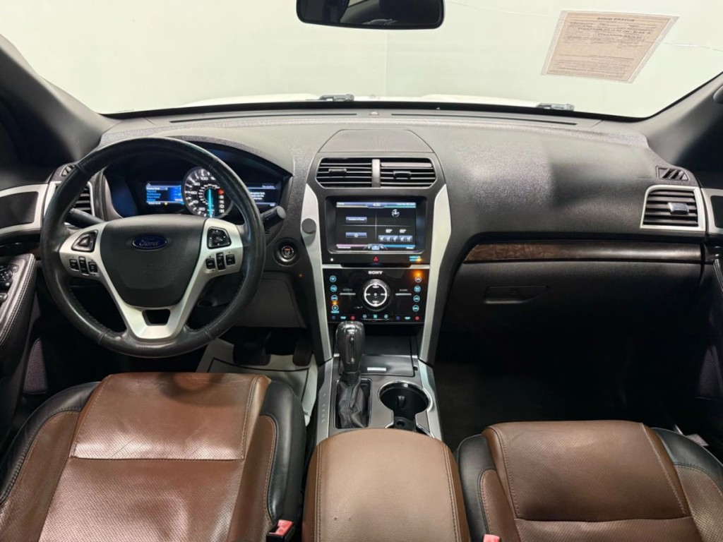 2015 Ford Explorer Image 14