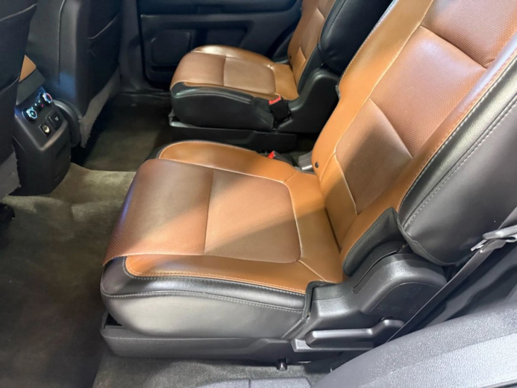 2015 Ford Explorer Image 24