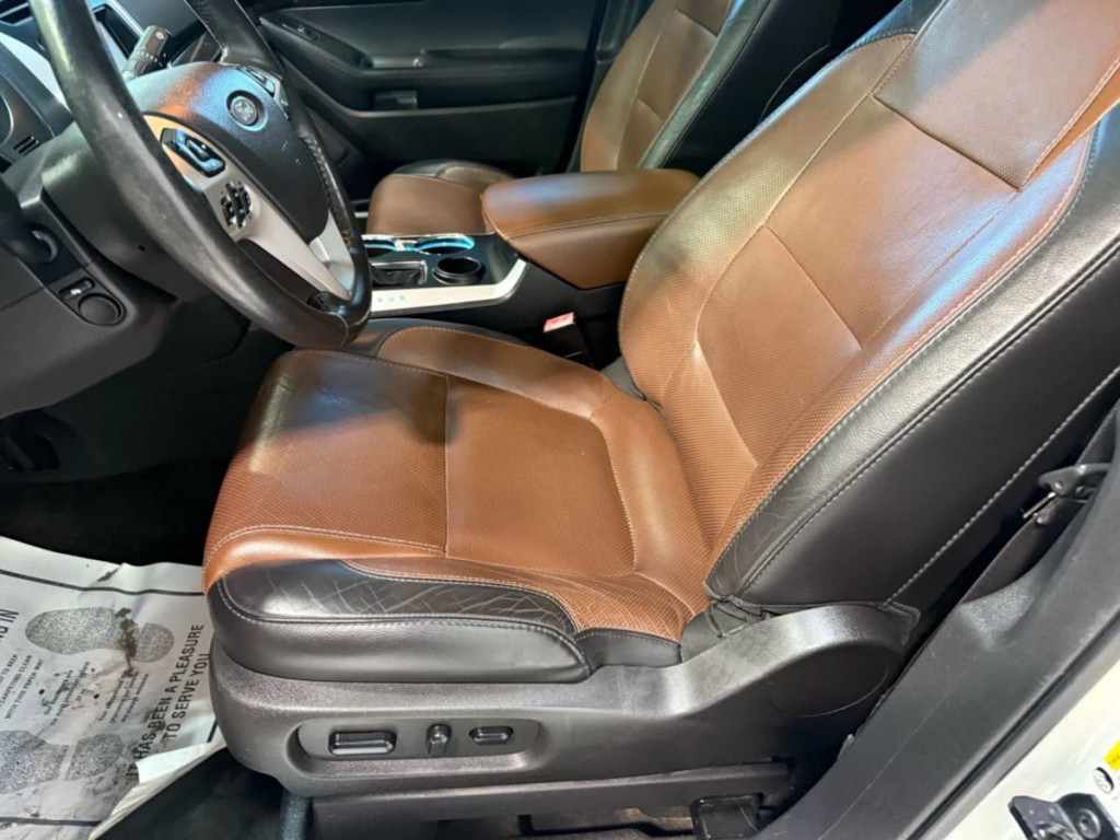 2015 Ford Explorer Image 26