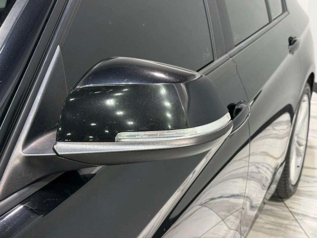 2018 BMW 3 Series Image 10