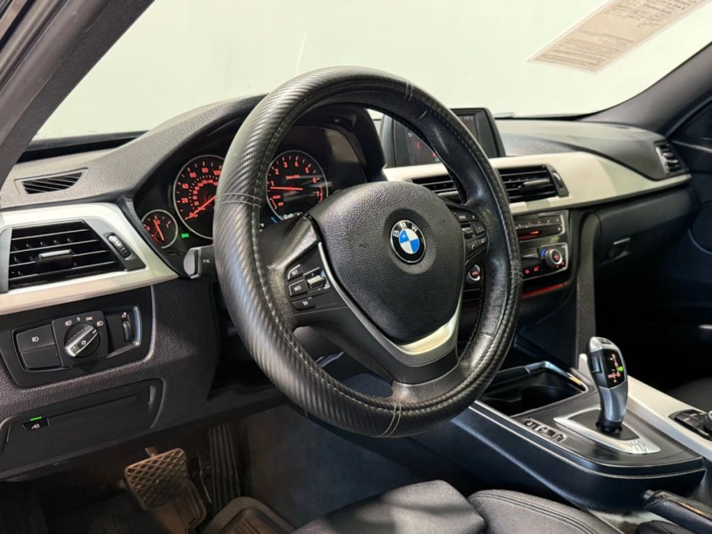 2018 BMW 3 Series Image 13