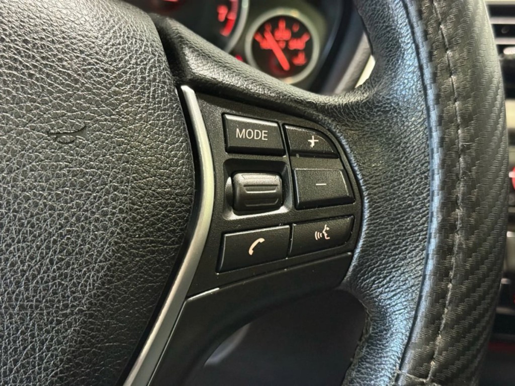 2018 BMW 3 Series Image 16