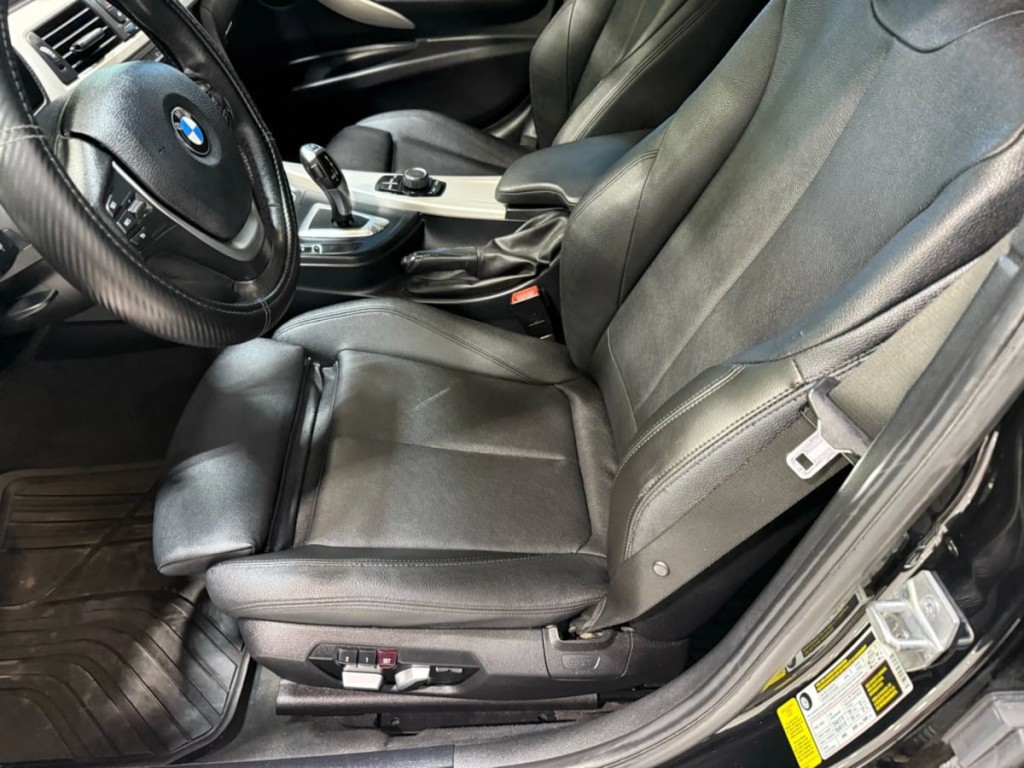 2018 BMW 3 Series Image 21