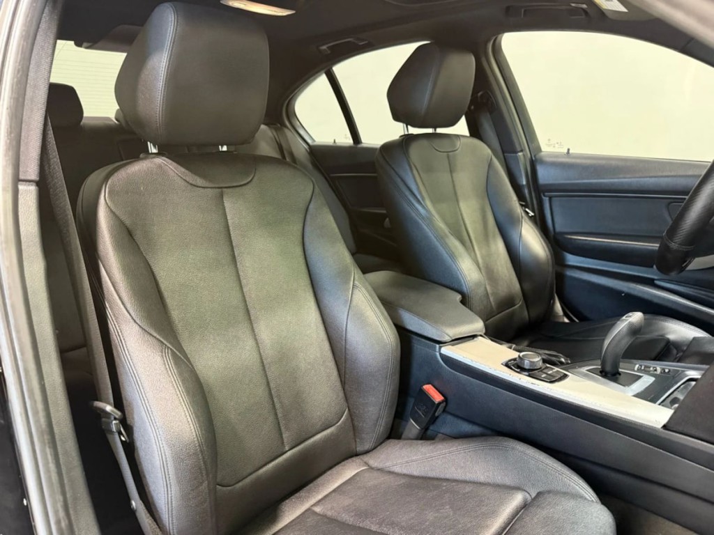 2018 BMW 3 Series Image 25