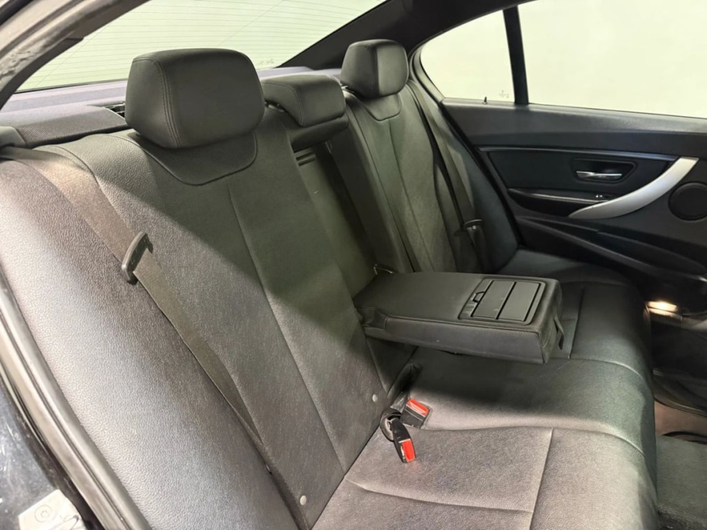 2018 BMW 3 Series Image 28