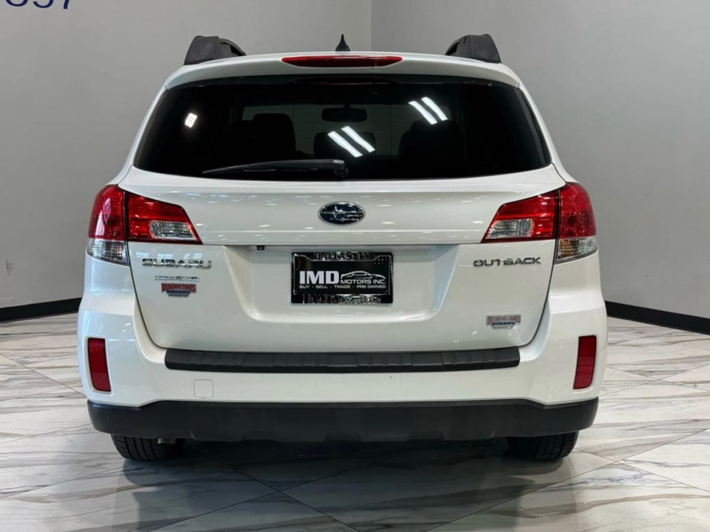 2013 Subaru Outback Image 8